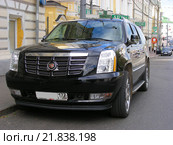 Припаркованный автомобиль Cadillac (2010 год). Редакционное фото, фотограф lana1501 / Фотобанк Лори