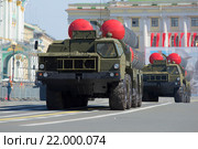 Две ракетных пусковых установоки ЗРС С-300ПМ на репетиции парада в честь Дня Победы крупным планом. Санкт-Петербург (2015 год). Редакционное фото, фотограф Виктор Карасев / Фотобанк Лори