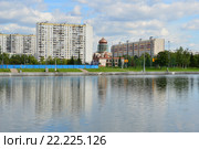 Церковь Алексия Московского (Мечева) праведного на Вешняковской. Большой Графский пруд. Район Вешняки. Москва, 2015 год. Стоковое фото, фотограф lana1501 / Фотобанк Лори