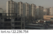 Многоэтажная застройка в одном из Подмосковных городов. Вид с коптера. Стоковое видео, видеограф Евгений Ковалев / Фотобанк Лори
