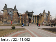 Здание Главных нарзанных ванн на Курортном бульваре зимой в городе Кисловодске (2016 год). Редакционное фото, фотограф Алексей Гусев / Фотобанк Лори