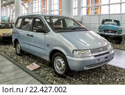 Автомобиль ВАЗ-2120 "Надежда". Сочи Автомузей (2016 год). Редакционное фото, фотограф Сергей Лаврентьев / Фотобанк Лори