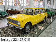 Автомобиль ВАЗ-2102 "Жигули". "Сочи Автомузей" в Олимпийском парке (2016 год). Редакционное фото, фотограф Сергей Лаврентьев / Фотобанк Лори