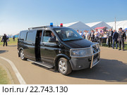 Автомобиль охраны ФСО на Международном авиационно-космическом салоне МАКС-2015. Редакционное фото, фотограф Игорь Долгов / Фотобанк Лори