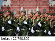 Курсанты военной академии материально-технического обеспечения имени генерала армии А.В. Хрулёва на параде, посвященном Дню Победы, Москва, Красная площадь, 2016. Редакционное фото, фотограф Алексей Гусев / Фотобанк Лори