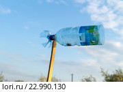Отпугиватель кротов своими руками (2016 год). Редакционное фото, фотограф Владимир Макеев / Фотобанк Лори
