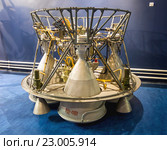 Жидкостный ракетный двигатель РД-0110, экспонат музея космонавтики и ракетной техники имени В.П. Глушко, город Санкт-Петербург (2016 год). Редакционное фото, фотограф Вячеслав Палес / Фотобанк Лори