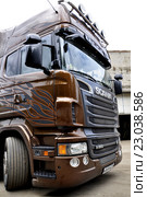 Грузовик Scania Black Amber, ограниченный выпуск (2016 год). Редакционное фото, фотограф Владимир Кошарев / Фотобанк Лори