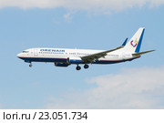 Самолет Boeing 737-800 (VQ-BSS) авиакомпании ОренЭйр перед посадкой в аэропорту Пулково (2016 год). Редакционное фото, фотограф Виктор Карасев / Фотобанк Лори