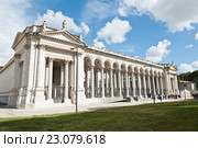 Базилики Святого Павла за городскими стенами (Basilica di San Paolo fuori le Mura; Сан-Паоло-фуори-ле-Мура). Рим. Италия (2016 год). Стоковое фото, фотограф E. O. / Фотобанк Лори