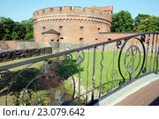 Башня Дер-Дона (нем. Dohna turm) на берегу Верхнего озера в Кенигсберге. Музей Янтаря в Калининграде (2015 год). Редакционное фото, фотограф stargal / Фотобанк Лори