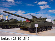 Современный российский танк Т-80 (2016 год). Редакционное фото, фотограф Megapixx / Фотобанк Лори