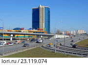 Дмитровское шоссе в районе пересечения с МКАД. ТРЦ "Рио". Отель SK Royal Hotel Moscow (2016 год). Редакционное фото, фотограф Александр Замараев / Фотобанк Лори