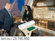 Международный рыцарский "Турнир святого Георгия". Лавка генеалогических исследований (2016 год). Редакционное фото, фотограф Алексей Бок / Фотобанк Лори