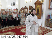 Дьякон в Тихвинской храме города Ногинска (2016 год). Редакционное фото, фотограф Дмитрий Неумоин / Фотобанк Лори