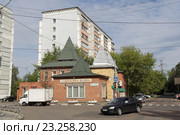 Магазин Митькина Лавка на улице 8 Марта, дом 53А, город Люберцы (2016 год). Редакционное фото, фотограф Дмитрий Неумоин / Фотобанк Лори