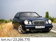 Mercedes-Benz W210 E240 (2016 год). Редакционное фото, фотограф Art Konovalov / Фотобанк Лори