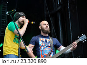 Выступление Noize MC на сцене Доброфеста (2015 год). Редакционное фото, фотограф Голованов Сергей / Фотобанк Лори