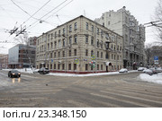 Москва,  дом на углу улицы Новорязанской и 1-й Басманный переулок (2016 год). Редакционное фото, фотограф Дмитрий Неумоин / Фотобанк Лори
