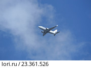 Boeing 737-500 (бортовой номер VQ-BAE) авиакомпании "ЮТэйр" на фоне облачного неба (2016 год). Редакционное фото, фотограф Александр Замараев / Фотобанк Лори