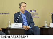 Фрейзер Робинсон - директор по развитию бизнеса по региону Европа, Ближний Восток и Африка, Uber Technologies Inc на Петербургском международном экономическом форуме ПМЭФ-2016. Редакционное фото, фотограф Игорь Долгов / Фотобанк Лори