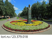 Город Кемерово. Бюст Леонова А.А. (2016 год). Редакционное фото, фотограф Цибаев Алексей / Фотобанк Лори