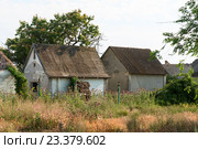 Заброшенные домики садоводства. Саки, Крым (2016 год). Стоковое фото, фотограф Александр Щепин / Фотобанк Лори