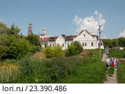 Вид на Иоанно-Богословский мужской монастырь. Редакционное фото, фотограф Колодчук Александра / Фотобанк Лори