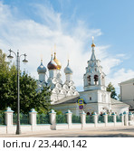 Храм Святителя Николая в Пыжах летом. Улица Большая Ордынка. Москва (2016 год). Стоковое фото, фотограф E. O. / Фотобанк Лори