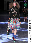 PARIS, FRANCE - OCTOBER 01: A model walks the runway during the Manish Arora show as part of the Paris Fashion Week Womenswear Spring/Summer 2016 on October 1, 2015 in Paris, France. Редакционное фото, фотограф Anton Oparin / Фотобанк Лори