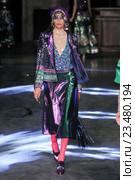 PARIS, FRANCE - OCTOBER 01: A model walks the runway during the Manish Arora show as part of the Paris Fashion Week Womenswear Spring/Summer 2016 on October 1, 2015 in Paris, France. Редакционное фото, фотограф Anton Oparin / Фотобанк Лори