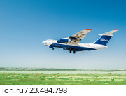 Baku - AUGUST 27, 2016: Airplane taking off on August 27 in Baku. Редакционное фото, фотограф Elnur / Фотобанк Лори