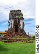 Древний храм Wat Nakorn Kosa в Лопбури, Таиланд (2016 год). Редакционное фото, фотограф Natalia Sidorova / Фотобанк Лори