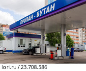 Газовая автозаправка, город Воронеж (2016 год). Редакционное фото, фотограф Вячеслав Палес / Фотобанк Лори