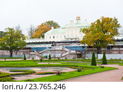 Большой Меншиковский дворец. Осенний день. Ораниенбаум (2016 год). Редакционное фото, фотограф E. O. / Фотобанк Лори