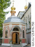 Сергиев Посад. Вид на михеевский храм Свято-Троицкой Сергиевой лавры (2015 год). Редакционное фото, фотограф Иванов Алексей / Фотобанк Лори