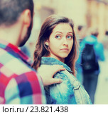 Male accosting to girl. Стоковое фото, фотограф Яков Филимонов / Фотобанк Лори