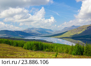 Озеро Loch Loyne в Шотландии. Стоковое фото, фотограф Natalia Sidorova / Фотобанк Лори