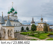 Владычий двор Ростовского кремля (2016 год). Редакционное фото, фотограф Николай Сачков / Фотобанк Лори