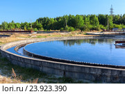 Large round clarifier for removal biological sediment from sewage water, treatment plant. Стоковое фото, фотограф Кекяляйнен Андрей / Фотобанк Лори