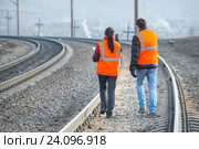 Обходчики железнодорожных путей. Стоковое фото, фотограф Mark Agnor / Фотобанк Лори