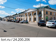 Торговые ряды на 50-летия Октября, 7/5. Ростов, Ярославская, область (2014 год). Редакционное фото, фотограф Александр Щепин / Фотобанк Лори