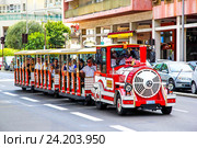 Sightseeing train in Monaco (2014 год). Редакционное фото, фотограф Art Konovalov / Фотобанк Лори