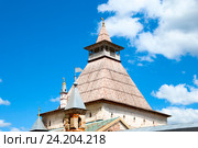 Шатровое завершение Водяной башни Ростовского кремля со смотровой площадкой. Ростов Великий (2014 год). Редакционное фото, фотограф Александр Щепин / Фотобанк Лори