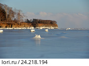 Зимний закат на берегу Татарского пролива. Дальний Восток. Стоковое фото, фотограф Кривошеева Светлана / Фотобанк Лори