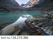 Горное озеро. Стоковое фото, фотограф Игорь Скляров / Фотобанк Лори