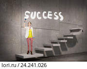 Girl painter draw her positive altitude . Mixed media. Стоковое фото, фотограф Sergey Nivens / Фотобанк Лори