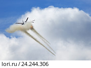 Международный военно-технический форум "Армия-2016". Ка-52 "Аллигатор" - российский разведывательно-ударный вертолет стреляет неуправляемыми ракетами. Редакционное фото, фотограф Игорь Долгов / Фотобанк Лори