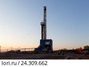 Нефтяная вышка. Республика Татарстан. Стоковое фото, фотограф Зайцев Алексей / Фотобанк Лори