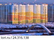 Санкт-Петербург. Новостройки жилого комплекса "Новая Охта" от строительной компании ЛСР (2016 год). Редакционное фото, фотограф Александр Тарасенков / Фотобанк Лори